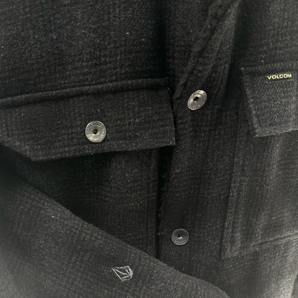Volcom Men’s Keaton Jacket Plaid Fleece Lined Sz M Black Gray Wool Blend